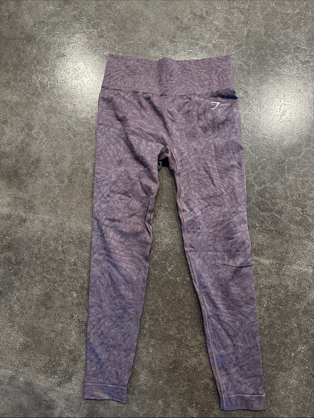 Gym shark leggings- medium